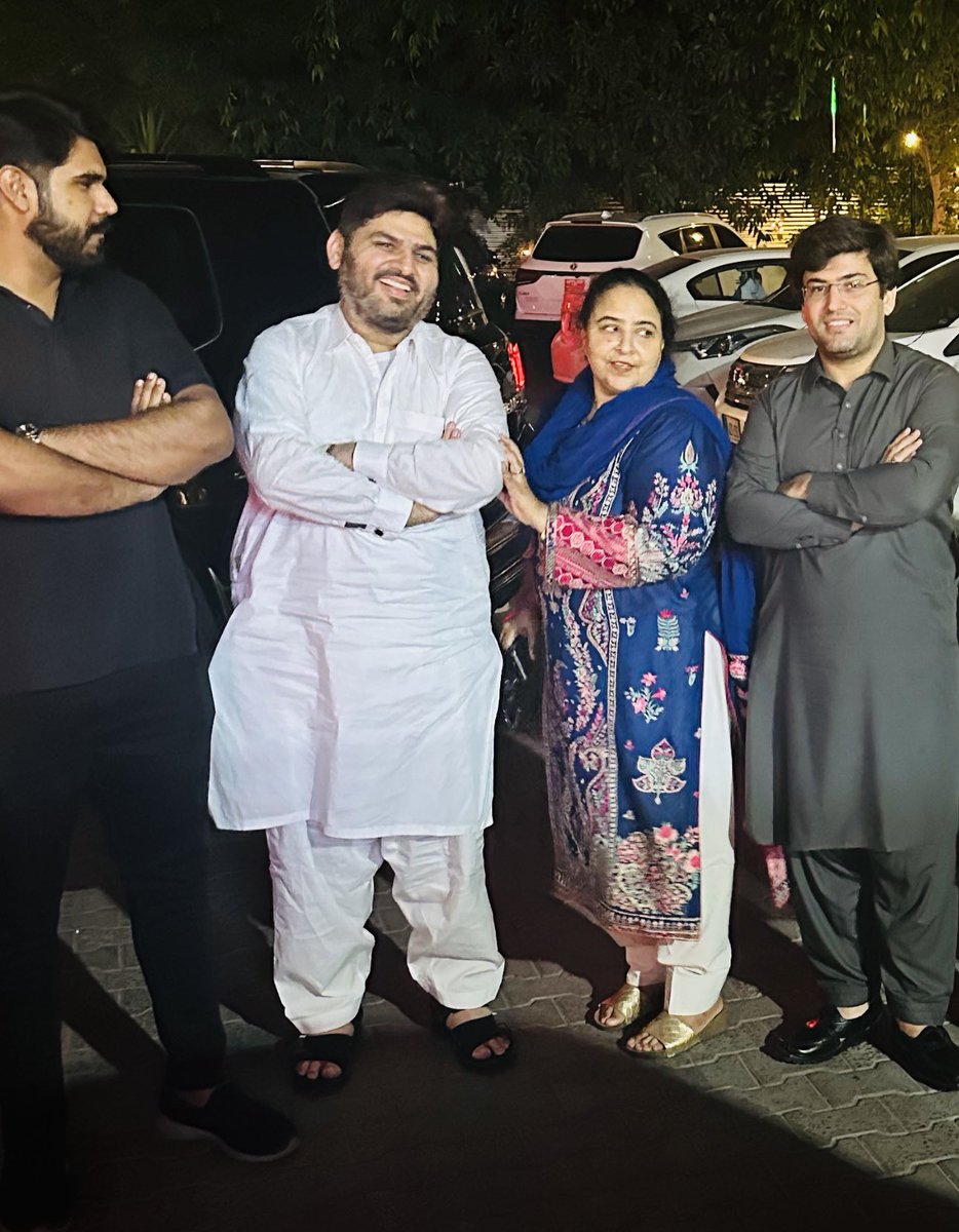 khawaja_munna's tweet photo. https://t.co/vnSGbOYii1