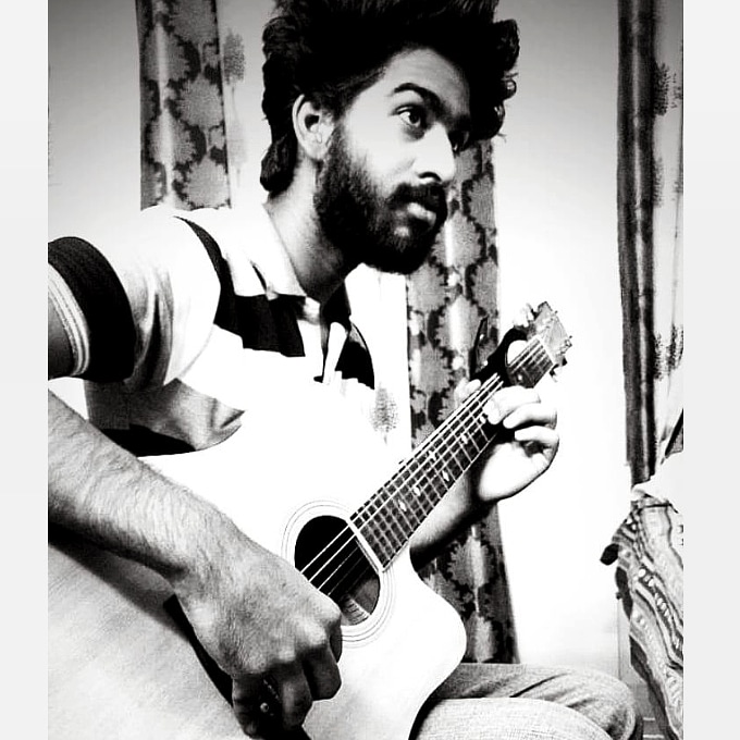 malik_harmeet's tweet image. Dil dukhi chehre per shikan nahi rone ka ab aur mann nahi likhe geet bhi ab labon per laa nahi skte trane vahi purane gaa nahi skte kyunki ab hum bichhdein hai shakh se patton ki trh chach kr bhi phir ek dusre ko apna nahi skte...

#meregeet #merebol