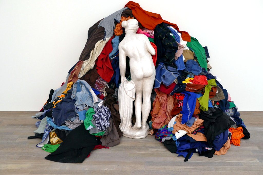 Saw this 'Venus in Rags' installation at the K20 museum in Dusseldorf in March, seems very apt for this week's #ArtWeek #GreatBritishSewingBee #SewingBee #GBSB