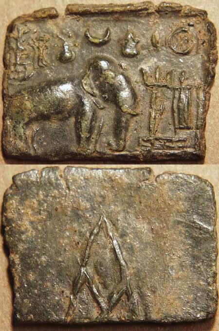 Nash_Siddiqui's tweet photo. The Indus fish symbol was in use by Pandian Dynasty of Tamilnadu / Pandi Nadu ( 400 BCE to 1400 CE). Their emblem was "Two Fishes" . Below Pandyan coins, many Indus symbols are clearly visible.
#Indus #Valley #Civilization #Script #Decipherment #IVC #Harappa #Mohenjodaro https://t.co/7Aj0dnl7TG