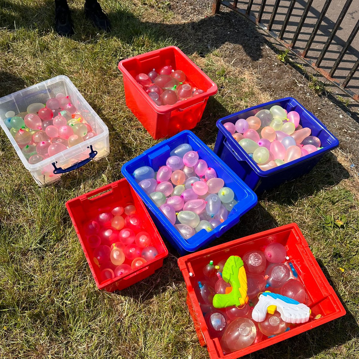 WhitehirstPs's tweet photo. Primary 7 ‘Takeover Twitter’ ⭐️ #waterfight #cooldown #active #lastfullweek #fun https://t.co/SKdFL51Orq
