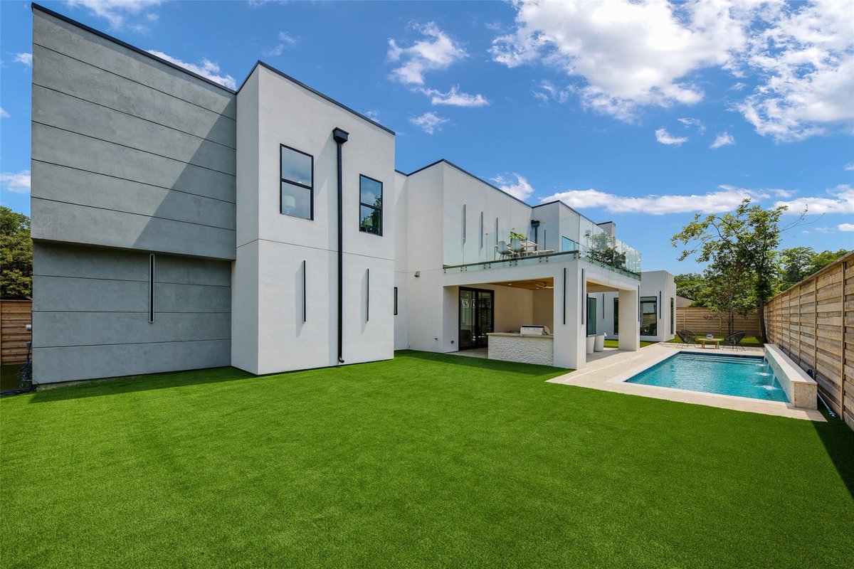 benwegmann's tweet photo. My newest listing is officially LIVE 🤩

Listed for $3,199,000 in Dallas, TX

Full gallery posted to my Instagram! IG: Benwegmann https://t.co/9UPIpWs3Mh