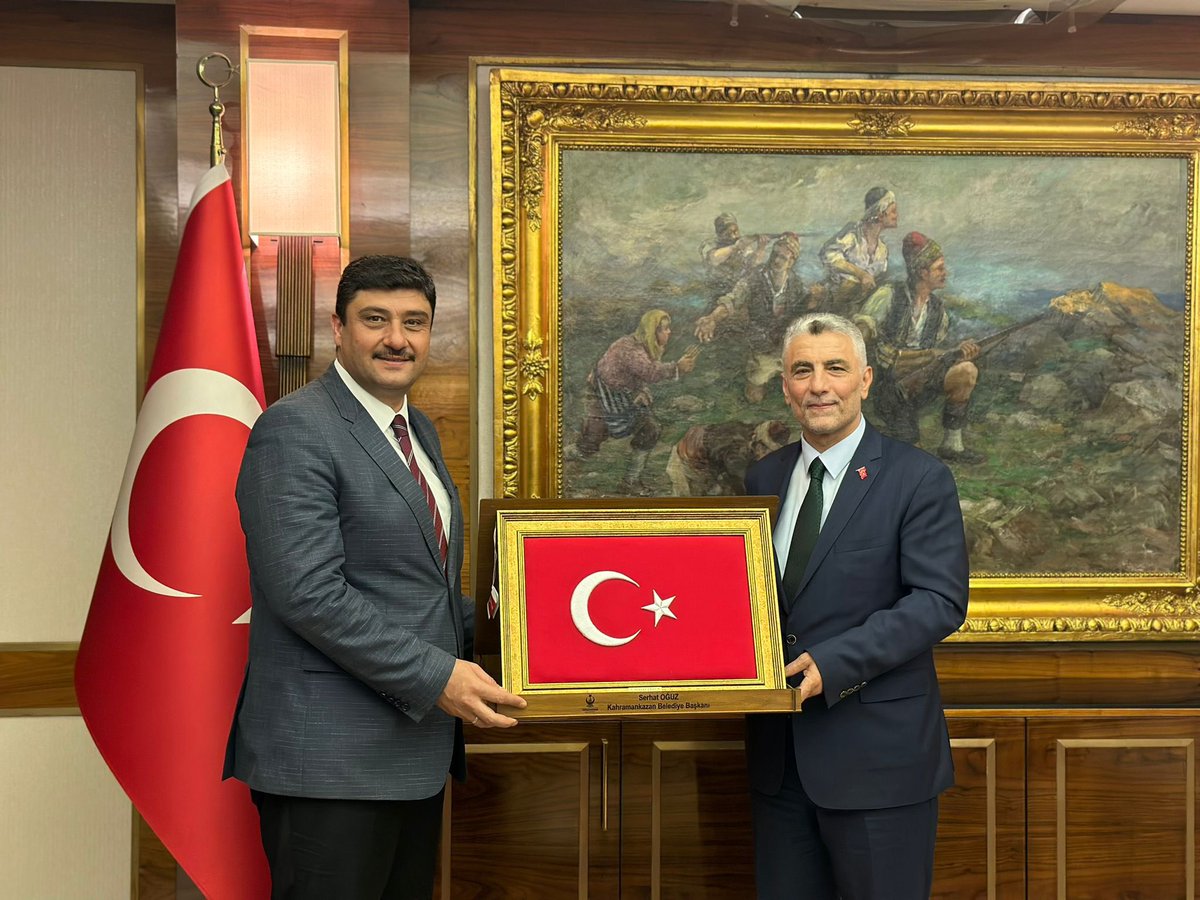serhatoguz06's tweet photo. Nezaketini, samimiyetini, dostluğunu her zaman yakinen hissettiğim Ağabeyim; Ticaret Bakanımız Sn. Prof. Dr. Ömer Bolat Bey'i makamında ziyaret ederek, hayırlı olsun dileklerim ilettim.

Kıymetli kabulleri ve nazik misafirperverlikleri için Sn. Bakanımıza teşekkür ediyorum.

@omerbolatTR