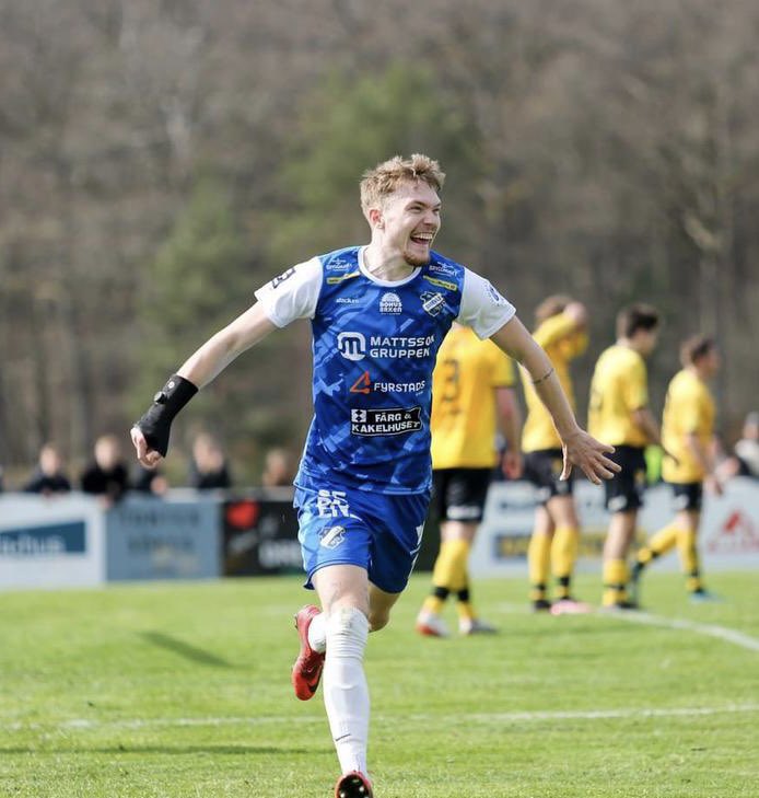 talangkollen's tweet photo. 21-årige Hugo Tillys senaste sju matcher med IK Oddevold i Div. 1 Södra: 

🆚 Tvååkers IF ⚽️
🆚 BK Olympic ⚽️🅰️
🆚 Ljungskile SK ⚽️
🆚 FC Trollhättan -
🆚 Åtvidabergs FF ⚽️
🆚 Oskarshamns AIK ⚽️
🆚 Norrby IF ⚽️ https://t.co/yU6LCh0ViG