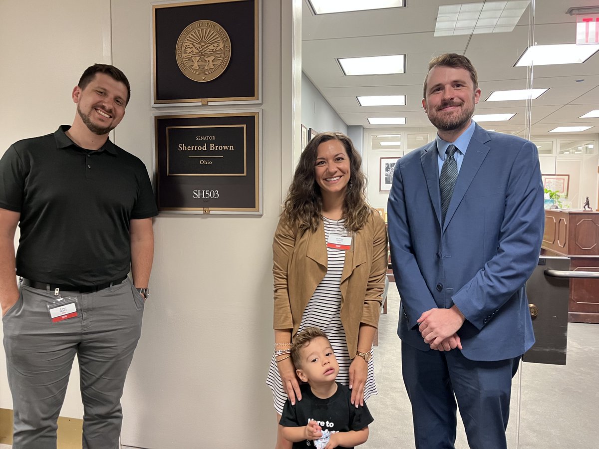 So grateful for time with @SenSherrodBrown's office during #StrollingThunder and thankful for his support of programs that build family #EconomicSecurity. Also: Mylo says advocacy is exhausting! #ThinkBabies @ZEROTOTHREE