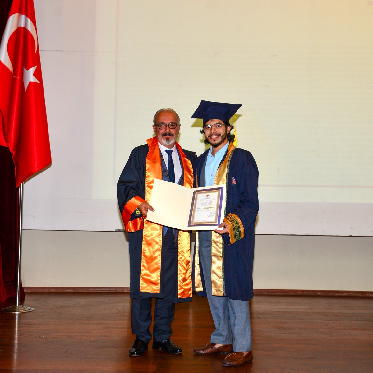meukurumsal's tweet photo. İktisadi ve İdari Bilimler Fakültemiz 2022-2023 Eğitim Öğretim Yılı Mezuniyet Törenini Gerçekleştirdi 🎓

Detaylar 🔗 https://t.co/pA0oDpK6GB

#MersinÜniversitesi https://t.co/zVPRc95f2r