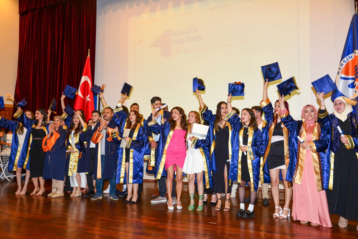 meukurumsal's tweet photo. 🎓📸 https://t.co/OS2cex4syr