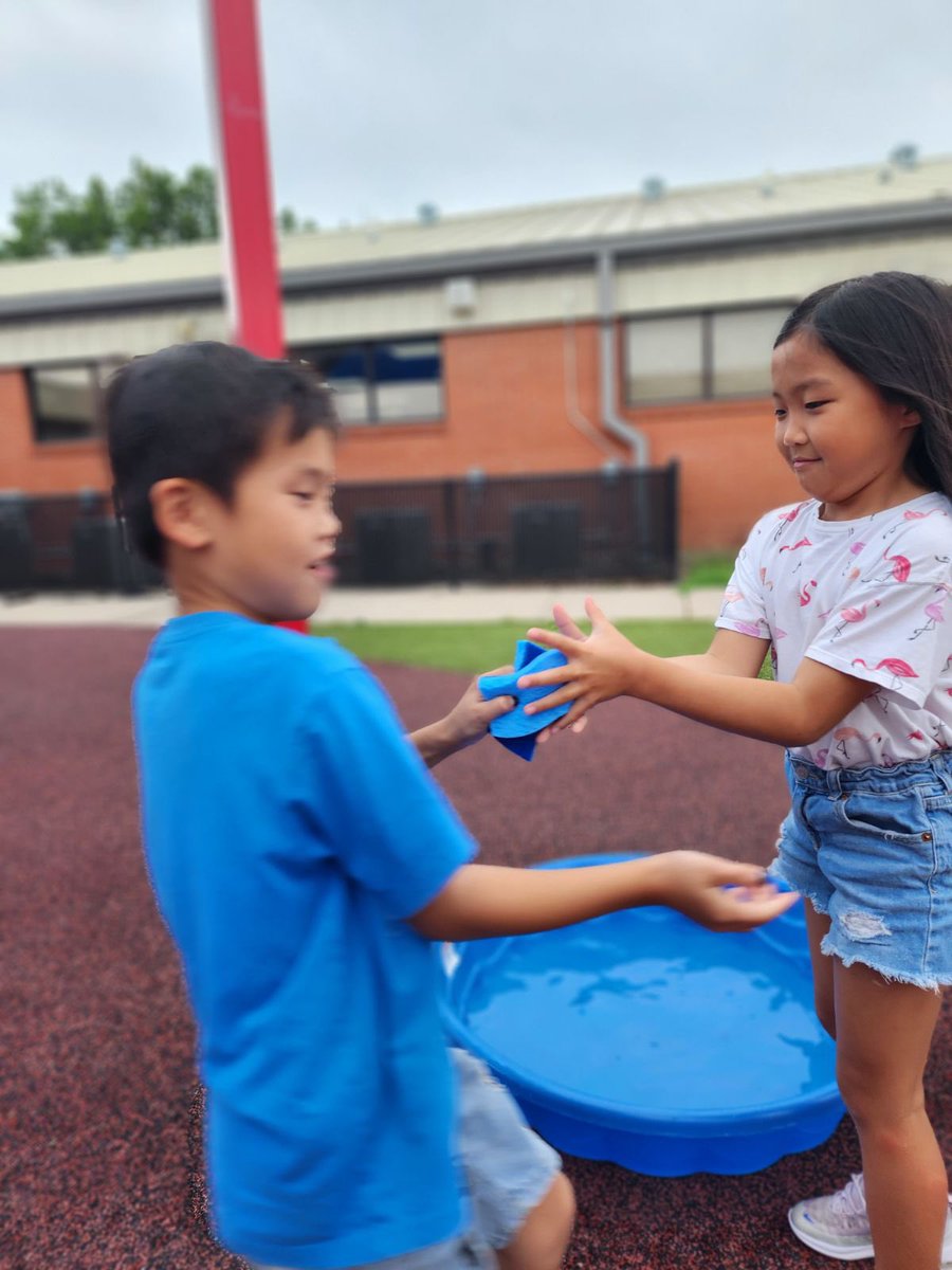 perezteacher's tweet photo. Teamwork, listening and following directions, and creativity were on the menu for ESL summer school today!! @melissaisd https://t.co/sjimIGTz0d