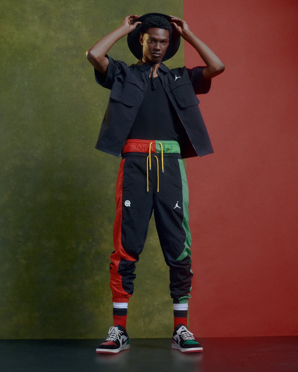 quai54wsc's tweet image. Introducing the 2023 Jordan x Quai 54 collection, which commemorates the 20th anniversary of the world’s biggest streetball event, and celebrates the heritage, the energy and the flamboyance of the Quai 54 community.
The new collection is now available, exclusively on SNKRS, the…
