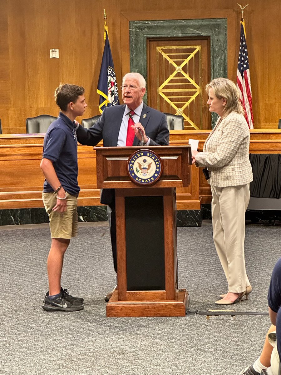 electriccoopsms's tweet photo. @SenatorWicker and @SenHydeSmith meet with the state’s youth tour delegates Wednesday. 🇺🇸 #YTDC23 #MS2DC #MSCYL #MSCYL23 https://t.co/lzninGfOZ5
