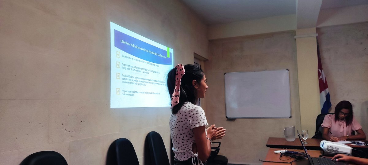 pocholyn's tweet photo. Hoy realizamos el Forum de Ciencia e innovación de @CEDISAP2. Nuestros jóvenes, junto a los de más experiencia, participaron en la intensa discusión de trabajos relacionados con la transformación digital de nuestro sistema de salud. @DrPiloto @japortalmiranda @MINSAPCuba https://t.co/2R0iKKbhFZ