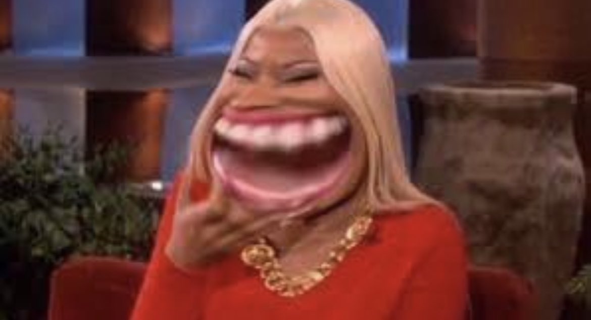 Pariscato2's tweet photo. “You’re six foot something and BITTER” PLEASE Whitney 🤣🤣🤣#LoveIsland https://t.co/indnsmHZdG