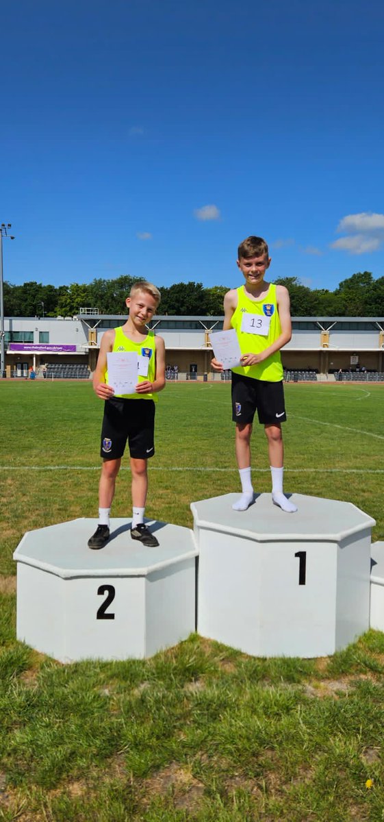 SHSPEDEPT1's tweet image. So many incredible performances from our athletes today  at  the  District  Champs. More PB’s and medals than we can remember. Official Team Results due tomorrow and we are confident of exciting news! 😊👏#HardWorkPaysOff #SHSAthletics