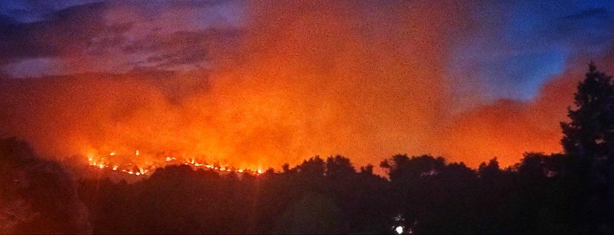 TessaMentus's tweet photo. 🔥#RicoFire 🔥Update (6/21, 2:30 p.m. MST) from @BLMNewMexico
250 acres, 0% contained, burning 1/4 NW of Pinos Altos.
Smoke expected to settle in the valley and impact Silver City @KOB4 https://t.co/0zNFFD86Wr