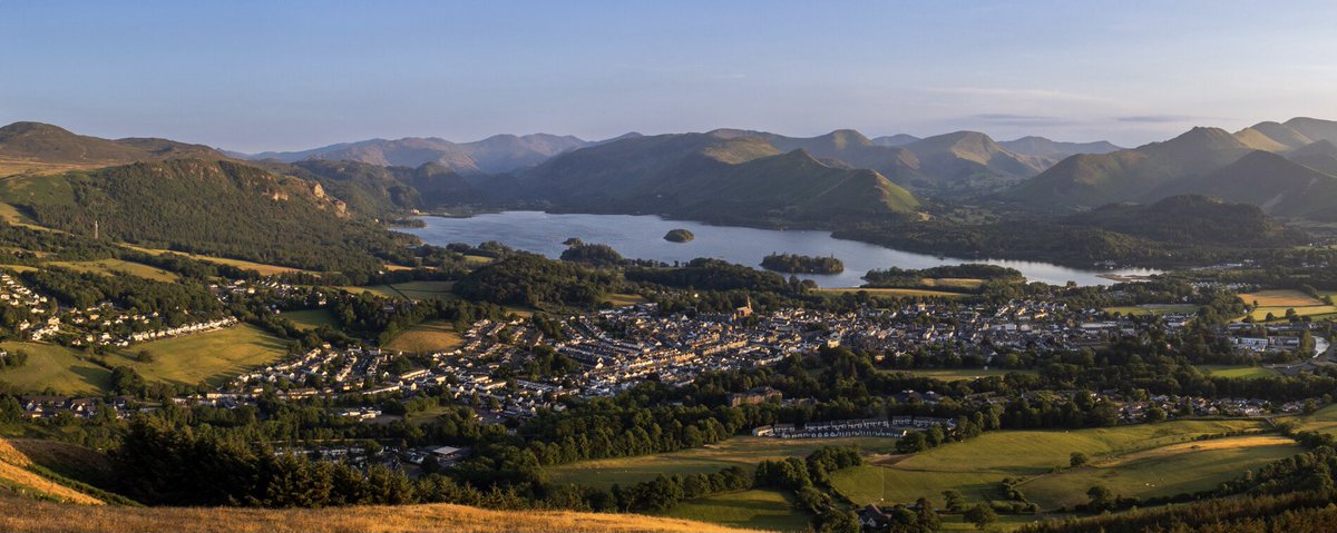 A very pleasant evening for a wander up Latrigg, looking down on the beautiful place of my birth (a long time ago!). 👍😎@rfj1966 @Sunnysidegh @JohnGal_luvlife