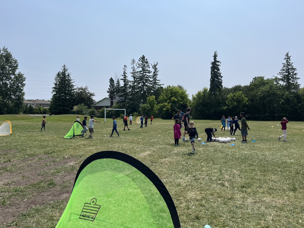 ms_epton's tweet photo. We were so lucky to have Ottawa International Soccer Club visit our school and run soccer clinics with all of our classes! The students had so much fun! https://t.co/v6YQBzDh6Z