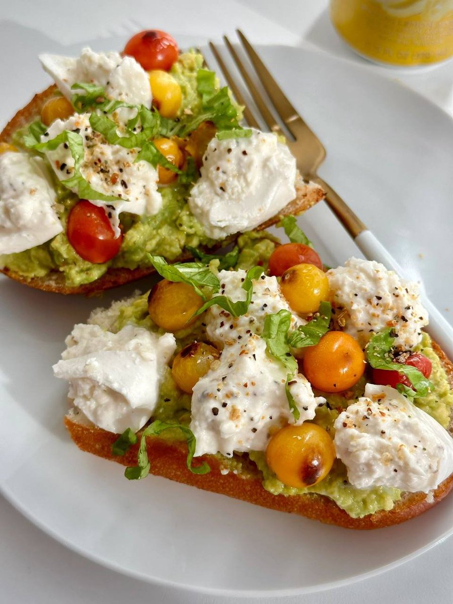 noria116's tweet image. eating#Egg bread