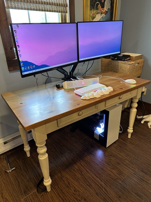 I&rsquo;m finally a grown up I set up my own pc (and only put something together backwards once) https://t