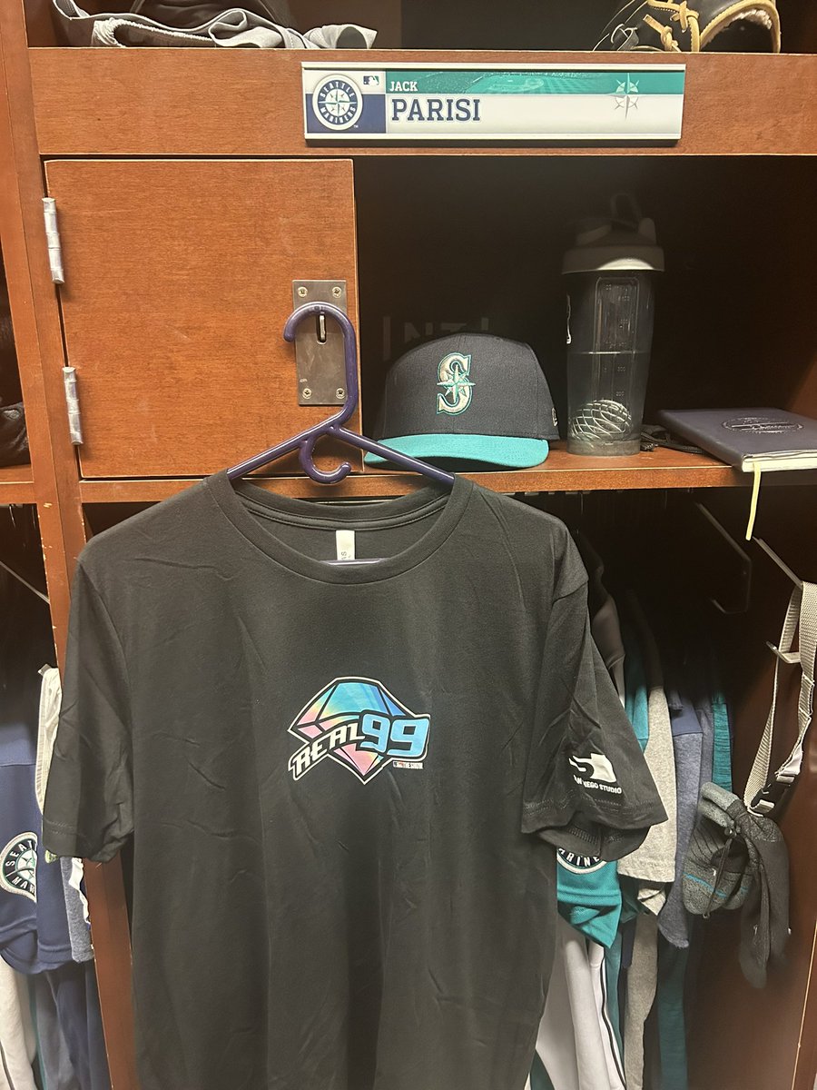 JackParisi16's tweet photo. S/O @MLBTheShow for the shirt! 🤝Just got myself P5 last night 😎 #TheReal99 💎 https://t.co/4bHZICG9bV