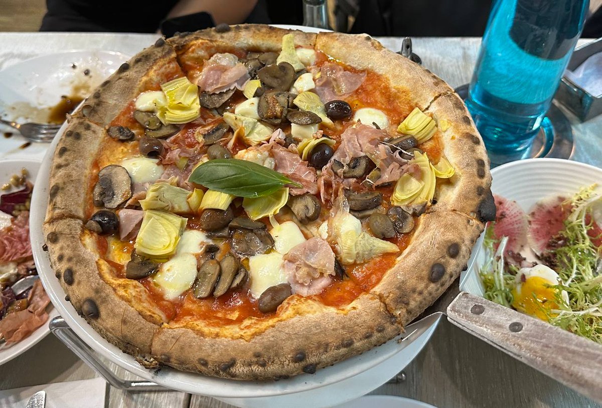 Lisa___Tan's tweet image. Love out of choice, no regrets, no negative encounter, no talk of loss