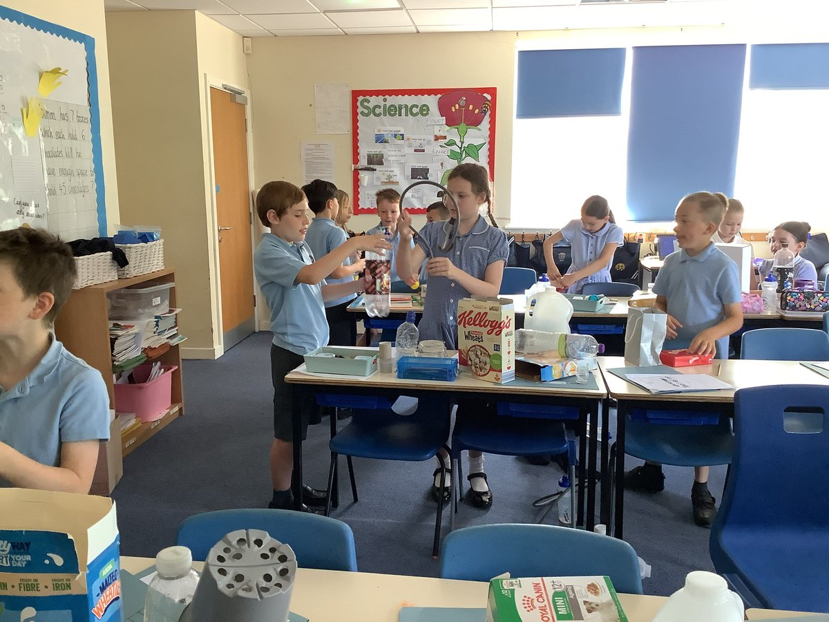 StJosephU's tweet photo. 4LM have been investigating and discussing which materials would be most suitable for their night lights #SJUDT https://t.co/1NB4n9fUI0