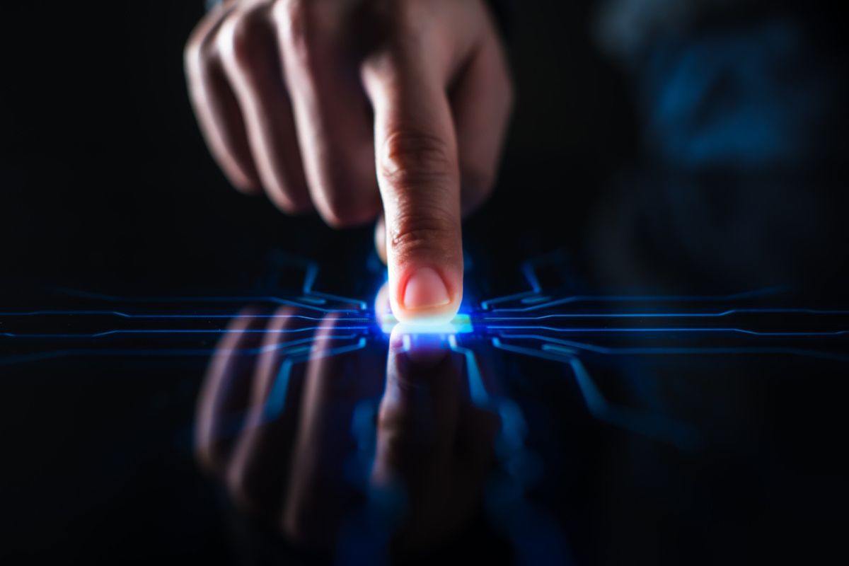 SandboxAQ's tweet image. Embrace the transformative power of #quantum technology to stay at the forefront of innovation. From #QuantumSensing to #PQC, the convergence of AI and quantum capabilities unlock unparalleled opportunities. Discover how investing in #AQ can position businesses to drive industry…