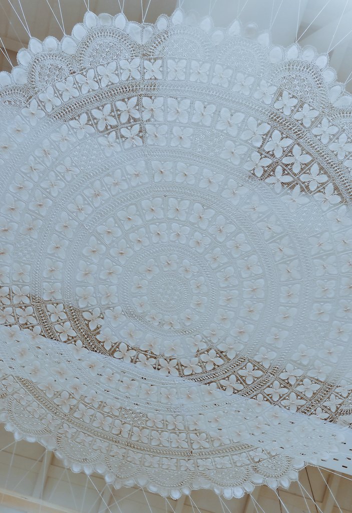 aki_yangon's tweet photo. パラグアイ
アスンシオン
La Casa de Artemera
パラグアイ伝統レース刺繍「ニャンドゥティ」のTシャツ可愛かった😊 https://t.co/6XaLcESekY