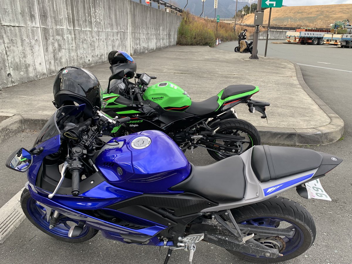 Nniki_Rider's tweet photo. 年齢がレベルアップ！てことで更新
名前:えぬニキ
性別:🚹
年齢:20
身長:178
住み:滋賀
車種:Ninja250、？←大型バイクの予定
一言:ツーリングのお誘いは長期休暇の時にお願いします！
#バイク乗りと繋がりたい
#バイク乗りとして軽く自己紹介
#バイク好きと繋がりたい https://t.co/5LQ2epoFA4