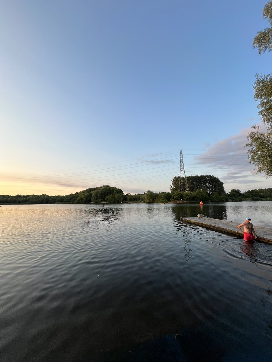 BroadBeano's tweet photo. Lovely solstice swim @Amy_G_ @lindarella https://t.co/DQT0pYVNWN