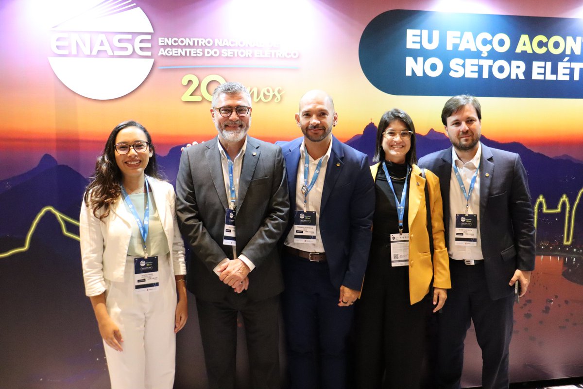 abrace_energia's tweet photo. Estamos no #ENASE 2023!
Nosso presidente, diretores e analistas acompanharam o primeiro dia do encontro, no Rio de Janeiro, e os debates sobre temas como transição energética, descarbonização, impacto de novas tecnologias e muito mais.
@agcanalenergia https://t.co/UMiqi92BGg