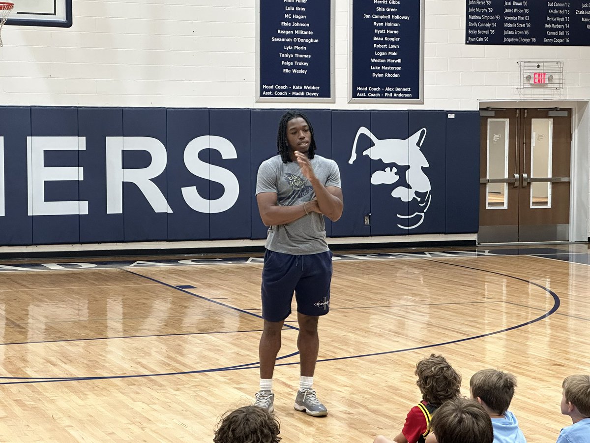 FRA_MBB's tweet photo. Very grateful for FRA Alum and professional 🏀 hooper @cooperhooper21 for speaking to our 🏀 Campers and visiting with our players today! @FRA_CoachG @FRA_MBB @FRAathletics https://t.co/xDtaUNkrDC