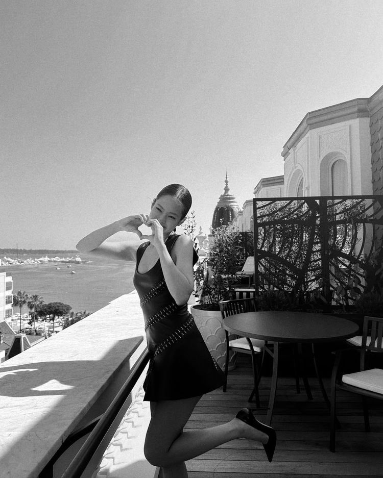 angellsie's tweet image. jung elise                                    eliska