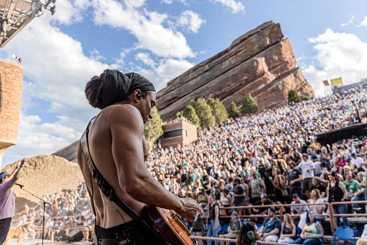 TheElovaters's tweet photo. RED ROCKS! That was so much fun 🤘🏼 Shoutout to everyone came out early to party with us &amp; to @StickFigureDub for having us out ⛰️

Dropping our recap video tomorrow! https://t.co/GVpj6vdhxa