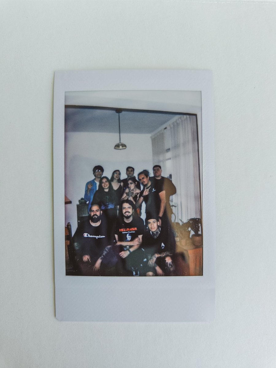 Gracias a ustedes por nunca dejarnos solos, por ser parte de nuestras memorias y de nuestras canciones 🍄✨ 

SIGAN ESCUCHANDO TE DESVANECES lnk.dmsmusic.co/micelios_tedes…