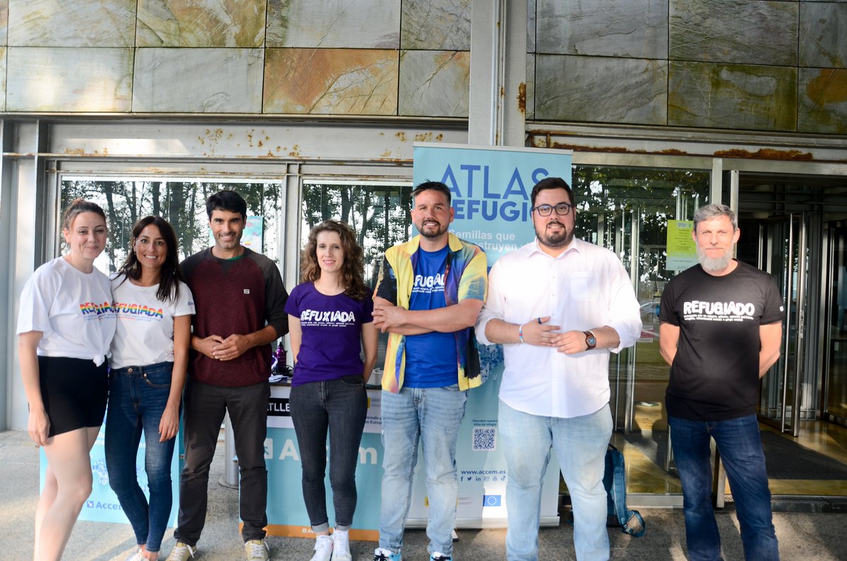 bngvigo's tweet photo. Os nosos concelleiros @contradiscurso e @ranholasceleste asistiron hoxe en Vigo o festival organizado por @Accem_ong con motivo do Día Mundial das Persoas Refuxiadas https://t.co/bJBU0szbpE