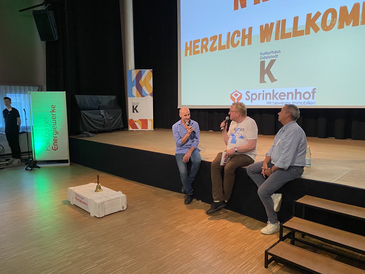 Heute gastierte der #NKlub der ⁦<a href="/GuteLeudeFabrik/">Gute Leude Fabrik</a>⁩ im Kulturhaus #Eidelstedt - war gerne Talkgast😉 ⁦<a href="/HaspaNews/">HaspaNews @Hamburger Sparkasse</a>⁩ hat erstmals Nachhaltigkeitspreis verliehen. Danke 🙏 an die #NKlub-Sponsoren aus der #Stadtwirtschaft ⁦<a href="/sprinkenhof/">Sprinkenhof</a>⁩ &amp; ⁦<a href="/HH_Energiewerke/">Hamburger Energiewerke GmbH</a>⁩ 💪👍!