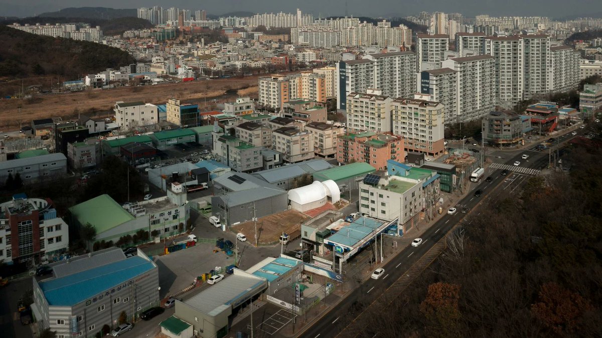 tomravenscroft's tweet photo. 🤩🤩🤩 What a space! Love this tent-like photography studio in South Korea – https://t.co/9sLQB5P9XK (via @dezeen) https://t.co/bKVR5jzMuj