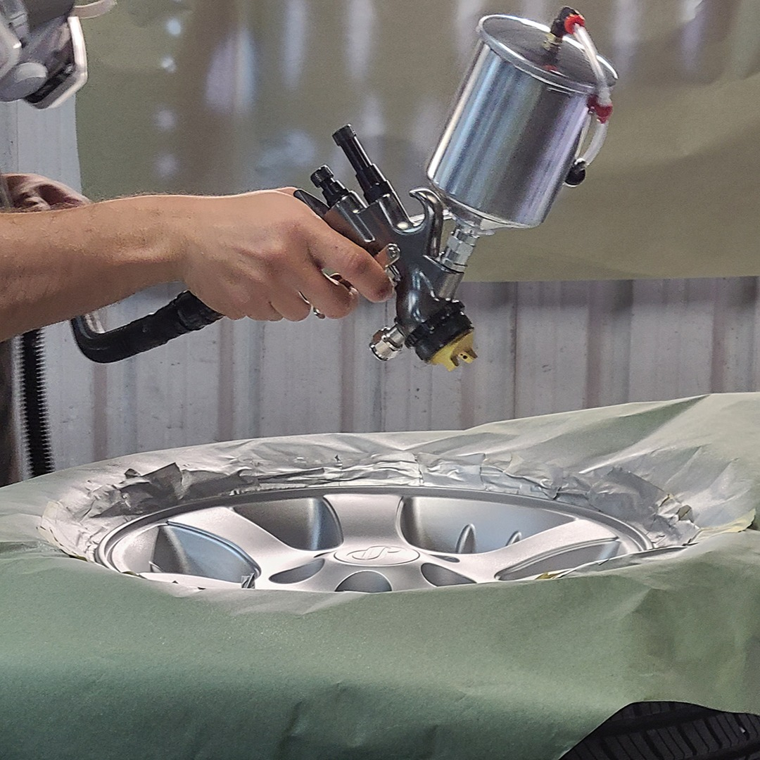 ApolloSprayers's tweet image. Are you in the Mobile Tech business? Check out our friend spraying a fresh coat of clear on a set of wheels using the PRECSION-5 PRO LE spray system 🚗💨

 #ApolloSprayers #carpaint #paintsprayers #paintsprayertips #vehiclepaintsprayer #spraypaint #paintsprayer #mobiletech