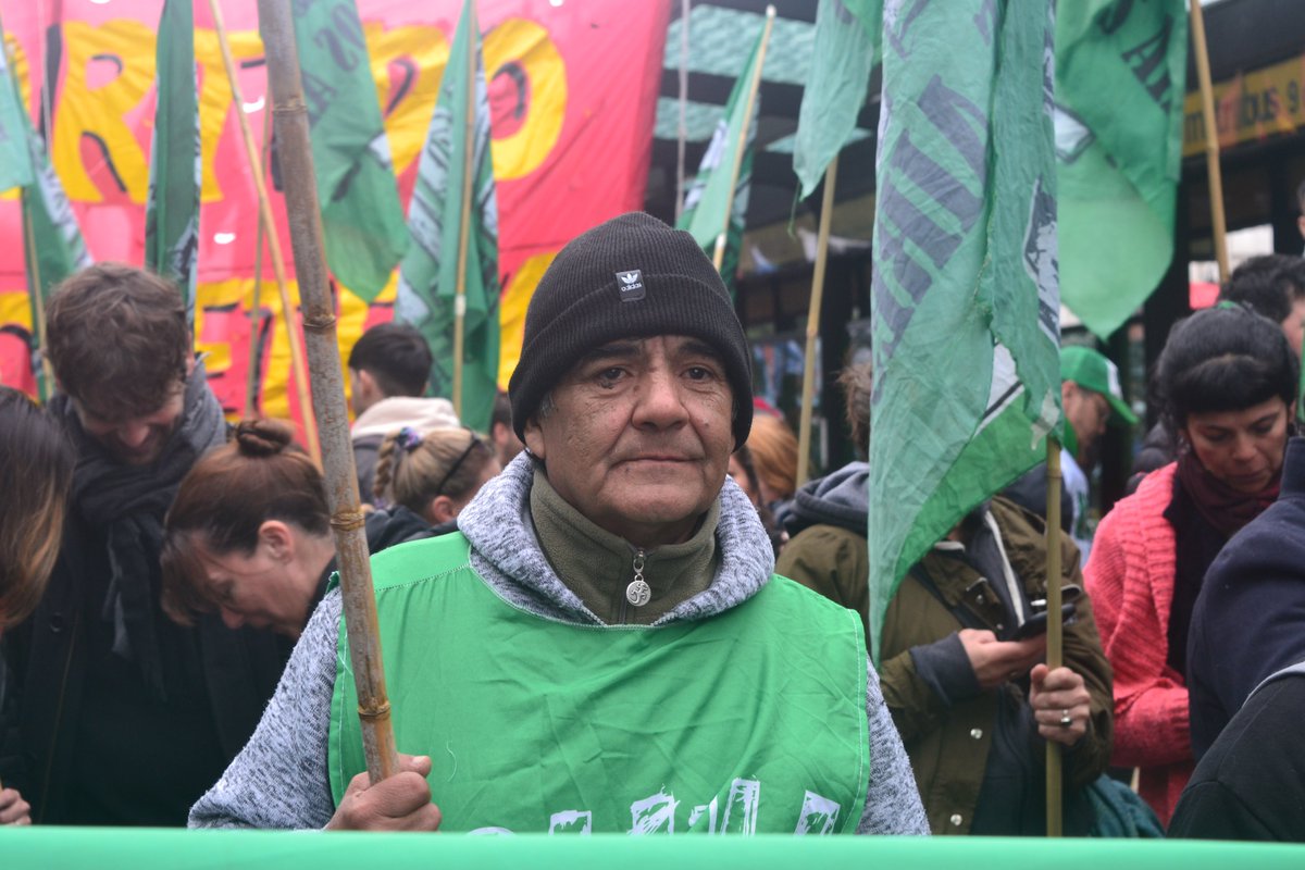 KolinaNacional's tweet photo. 🟢Kolina presente en la marcha para apoyar la lucha del pueblo Jujeño, repudiando la represión del gobierno de Morales y contra la reforma constitucional totalmente antidemocrática.

Basta de represión!
Liberación de todxs lxs detenidxs!
Basta Morales! https://t.co/Um7kaz1oAI