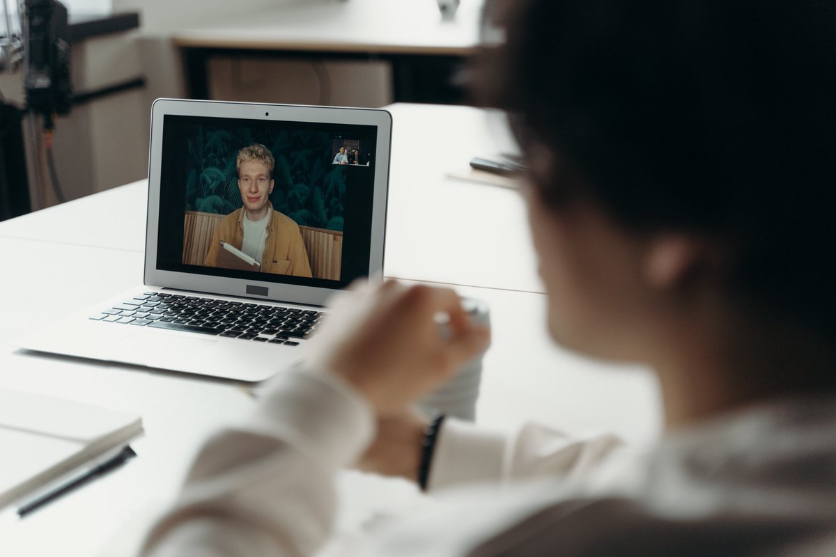 SCRUMORECOM's tweet photo. What to do when your team is remote: Sprint Planning Best Practices for Remote Teams. #remotefirst #remote #SprintPlanning. https://t.co/oSMS0d3yGw https://t.co/Hz1IVF92RH