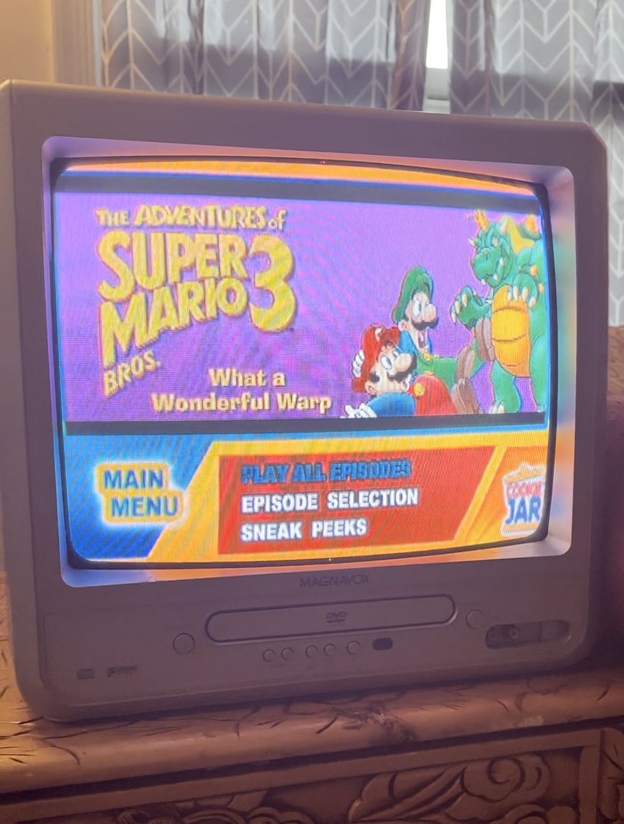MXSretro's tweet photo. Got a new retro TV today for 10 bucks! I love it so much. #tubetv #supermario https://t.co/IH1NcNlMmt