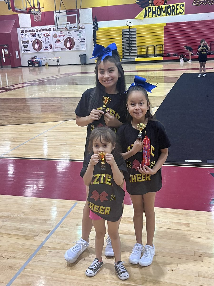 Our top three hambric performers
Best dancer, best performer and most spirited. #hawkpride 
Thank you to the El Dorado cheer program for having us! ❤️ 
@Cheer_ELDO