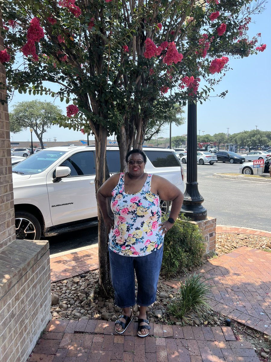 NevettaKaye's tweet photo. I have seed in the ground and I don’t mind waiting. His timing and track record is perfect. 
My best days are yet to come! That’s one of my affirmations of the day . What’s yours? #Hesapromisekeeper❤️ #daddysgirl😊 #abbafather🙌🏾 https://t.co/E71MC7dyKT