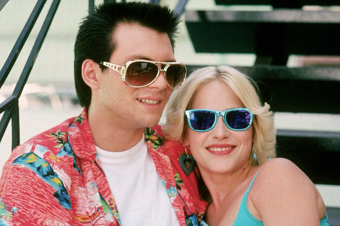 #OnlyFilmTopics
Top 10 #TonyScott Films:
1. #TrueRomance (1993).
The film's positive reviews garnered it a cult following, with critics praising the dialogue & offbeat style.
It is widely regarded as one of Scott's best films, as well as one of the best American films of the 90s.