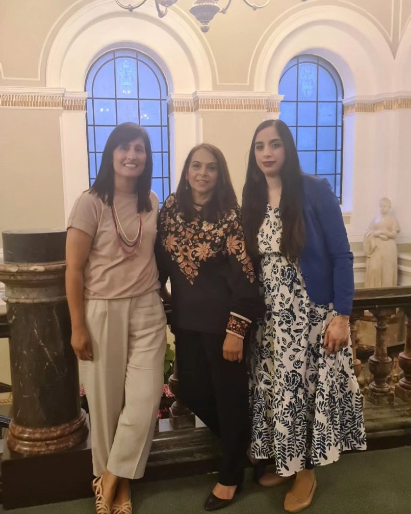 FalmerSalma's tweet photo. Honoured to be part of a ground breaking First for Birmingham #BirminghamPakistaniReport #BPRLaunch π Congratulations to #AtifAli & his Team! https://t.co/G48yKHUP3k