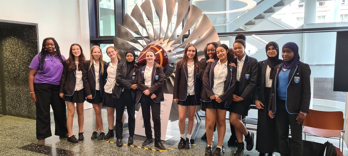 Great day @imperialcollege with Year 10 @HarrisGirlsED thanks to the student ambassadors and @icoutreach for insights. Another fantastic @HFexperience opportunity.