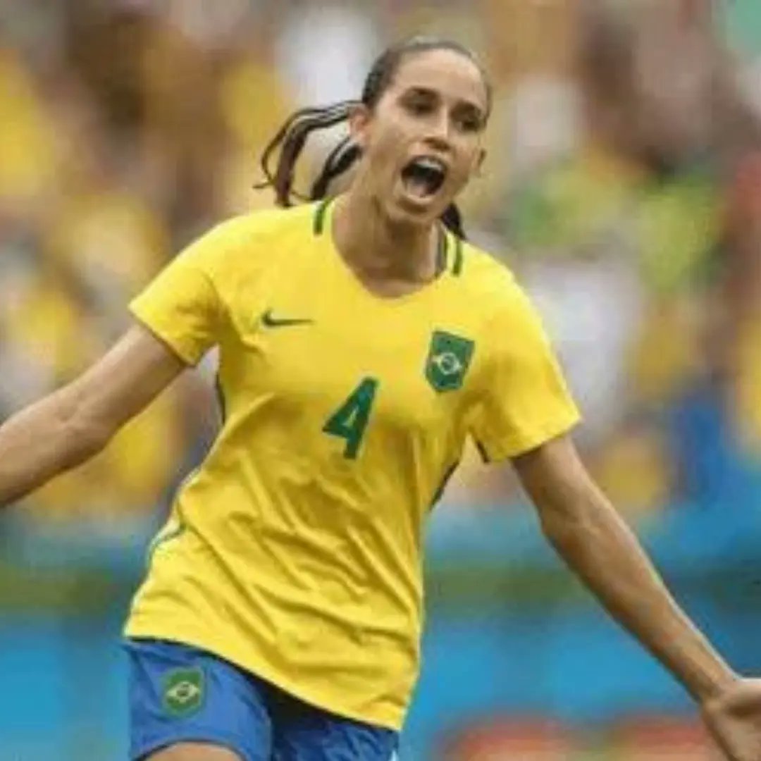 🇧🇷 BRAZIL 🇧🇷 Footballing powerhouses Brazil will look to go far in the tournament and continue on from their Copa America win. #GoalsideUK #womensfootball #fifawomensworldcup #femalefootball #ladiesfootball #football #womensworldcup #worldcup #Brazil #rafaellesouza