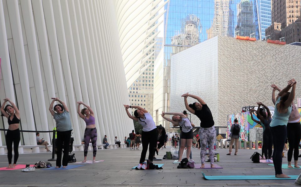 4WTC's tweet photo. Sputnik Yoga is bringing a range of fitness and wellness classes to the World Trade Center on select Wednesdays this summer. 

This series encourages healthy #wellbeing habits and classes that include yoga, meditation, HIIT &amp; more

https://t.co/CNHkKJrmxz

Photos by @sputnikyoga https://t.co/sbFloQszAs