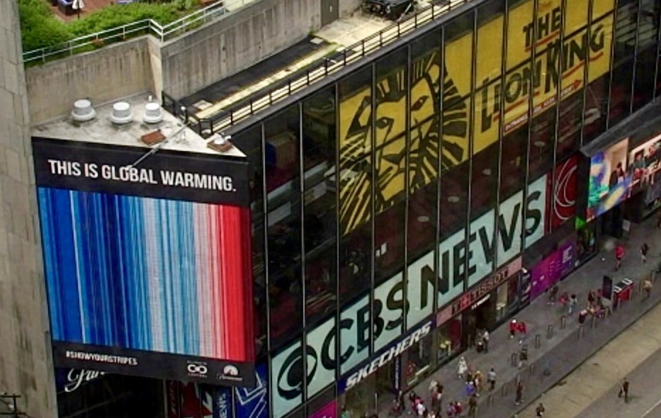 Warming Stripes in Times Square! Thank you, <a href="/paramountco/">Paramount</a>, for supporting #ShowYourStripes Day! 🌎 #NYC