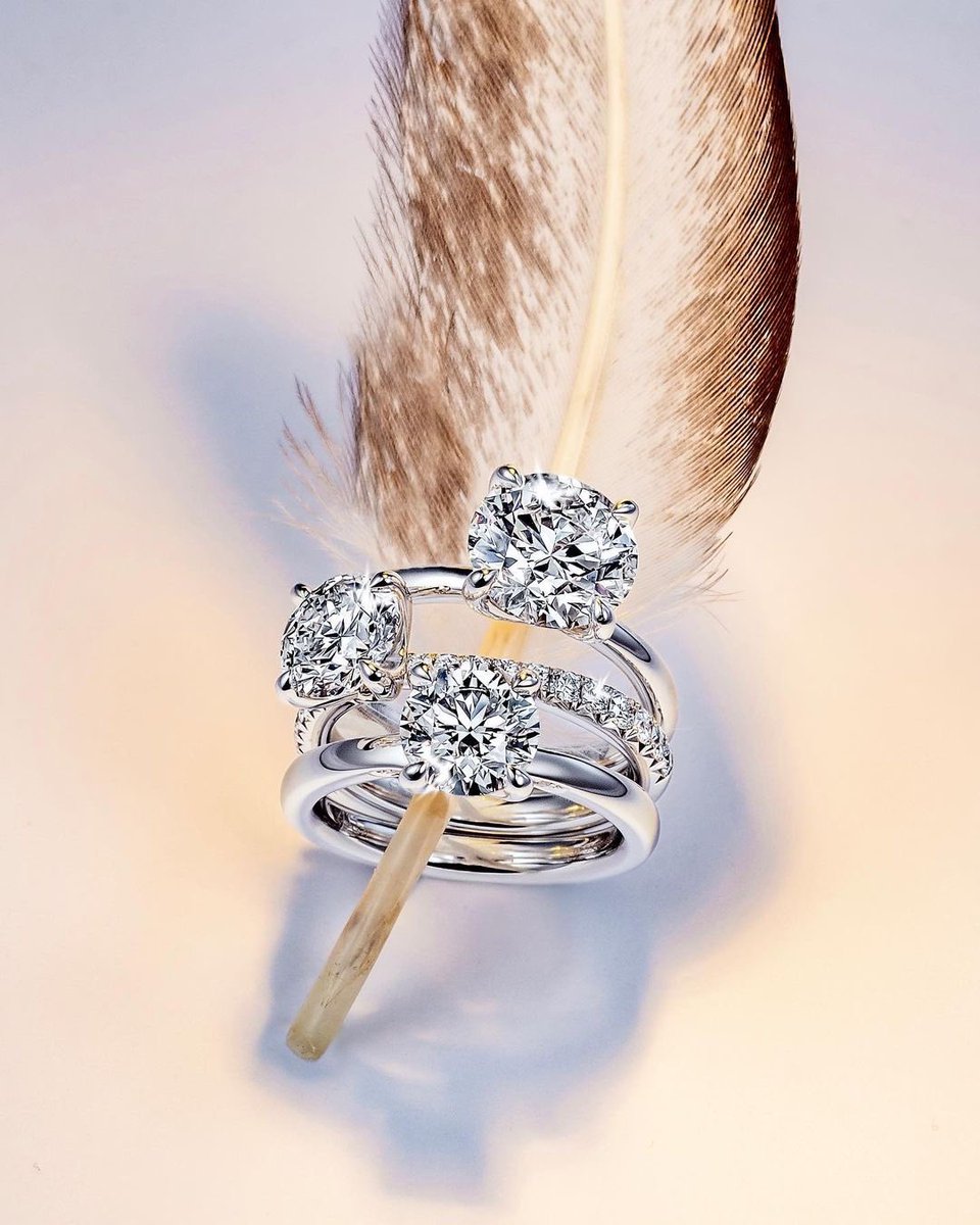 Not just a ring, an eternal promise. @heartsonfire VELA Solitaire rings are the perfect way to show your love.

#heartsonfire #glennpeter #albany #albanyny